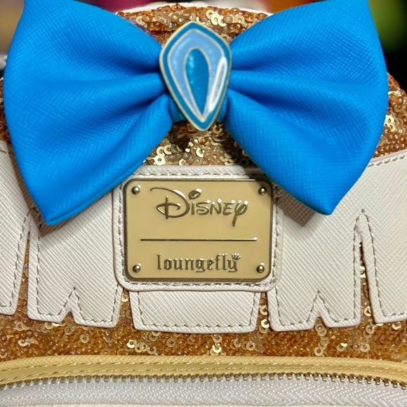Pocahontas Sequin Mini Backpack Disney Princess Loungefly NWT - Picture 4 of 7